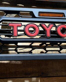 Parrilla Toyota Hilux Revo