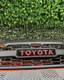 Parrilla Toyota Hilux 2012-2015 GR